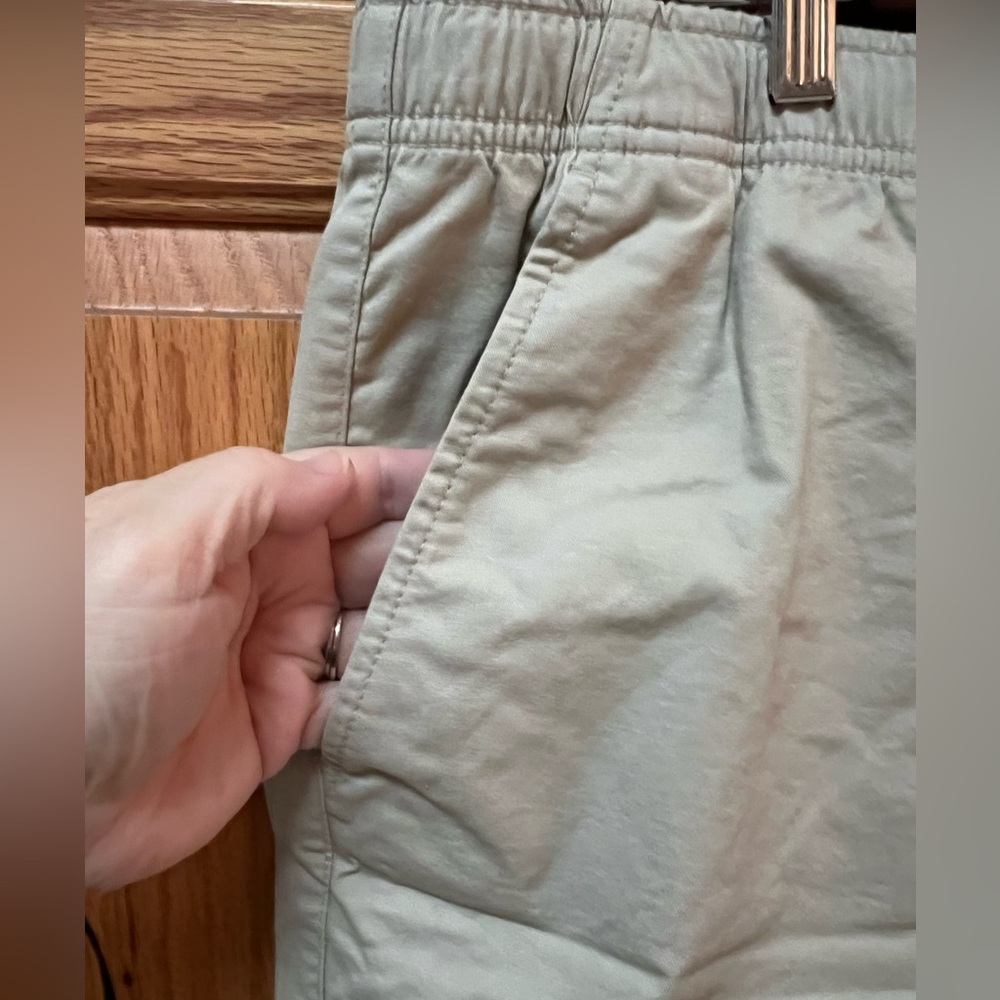 Old Navy Men's Khaki Flat Front Shorts, NWT, Size XL - Picture 3 of 8